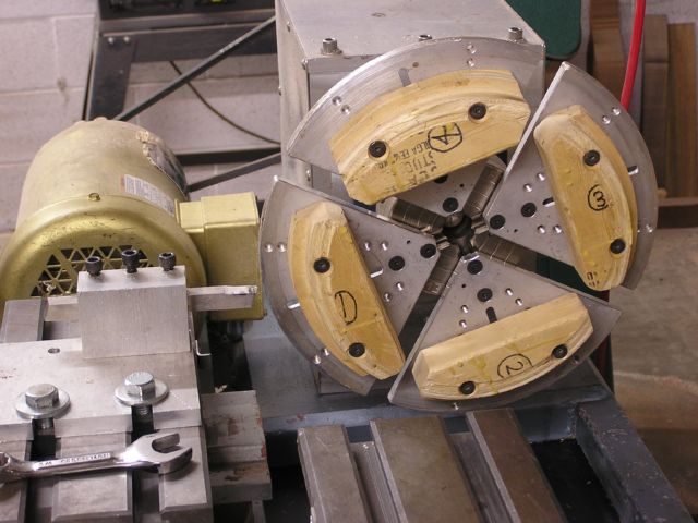 Lathe jaws for banjo rim mounted on lathe